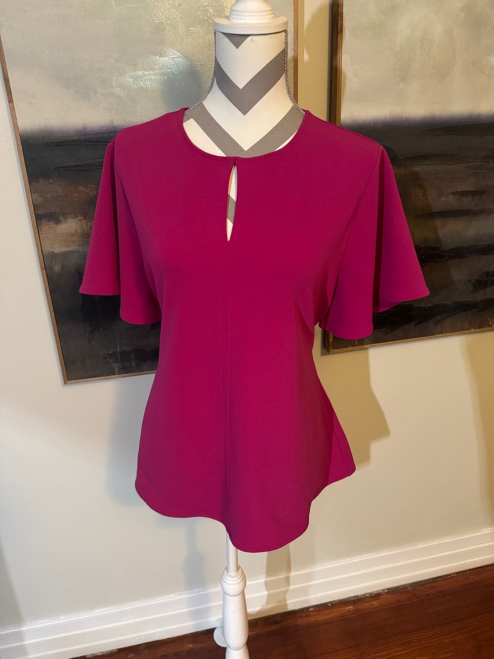Express Women’s Fuchsia Flutter Sleeve Keyhole Top Size Medium
